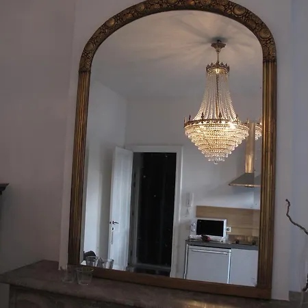 Jules & Jim Apartment *